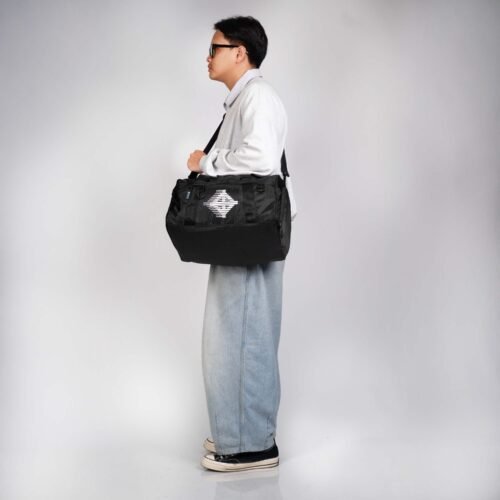 Alternative view of Fertig - Heathen Black Duffle Bag - Tas Travel Bag Hitam Gym Olahraga Kompartemen Luas Pria Wanita